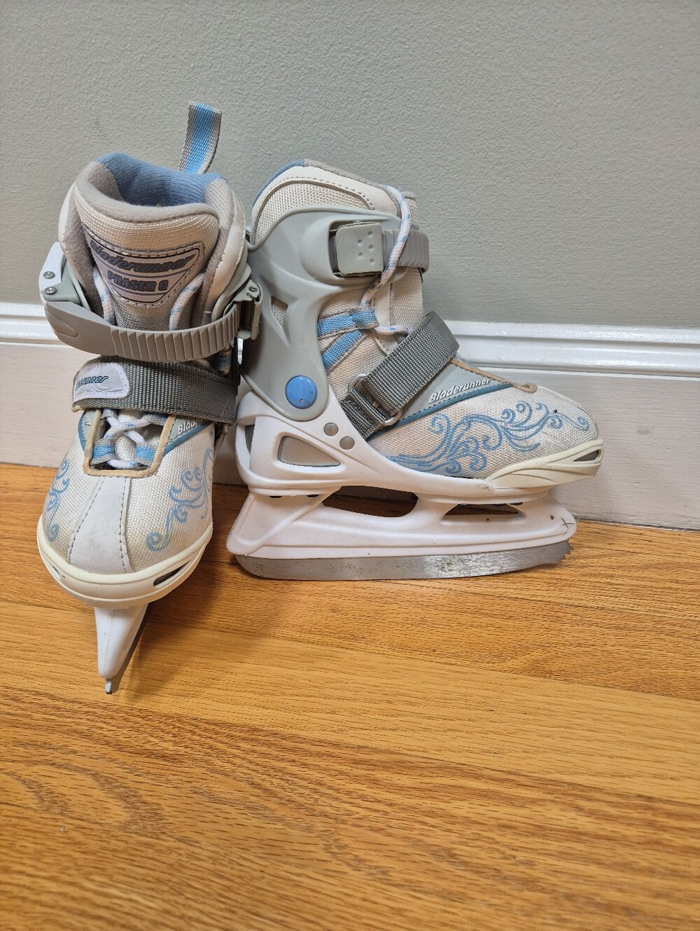 Bladerunner Phaser G Girls Adjustable Ice Skates Size 11-1